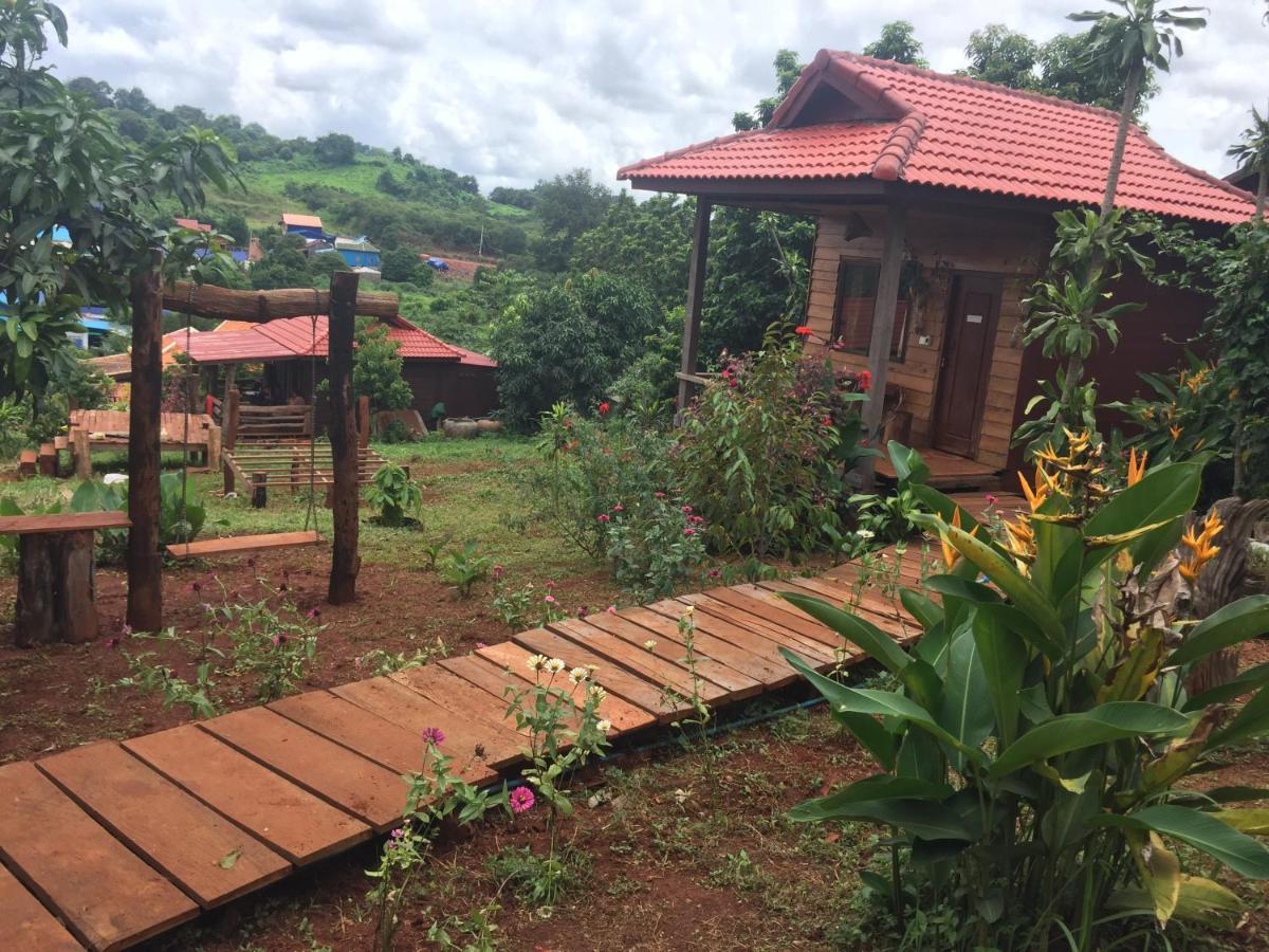 Апартаменты Familyhouse & Trekking Banlung Экстерьер фото