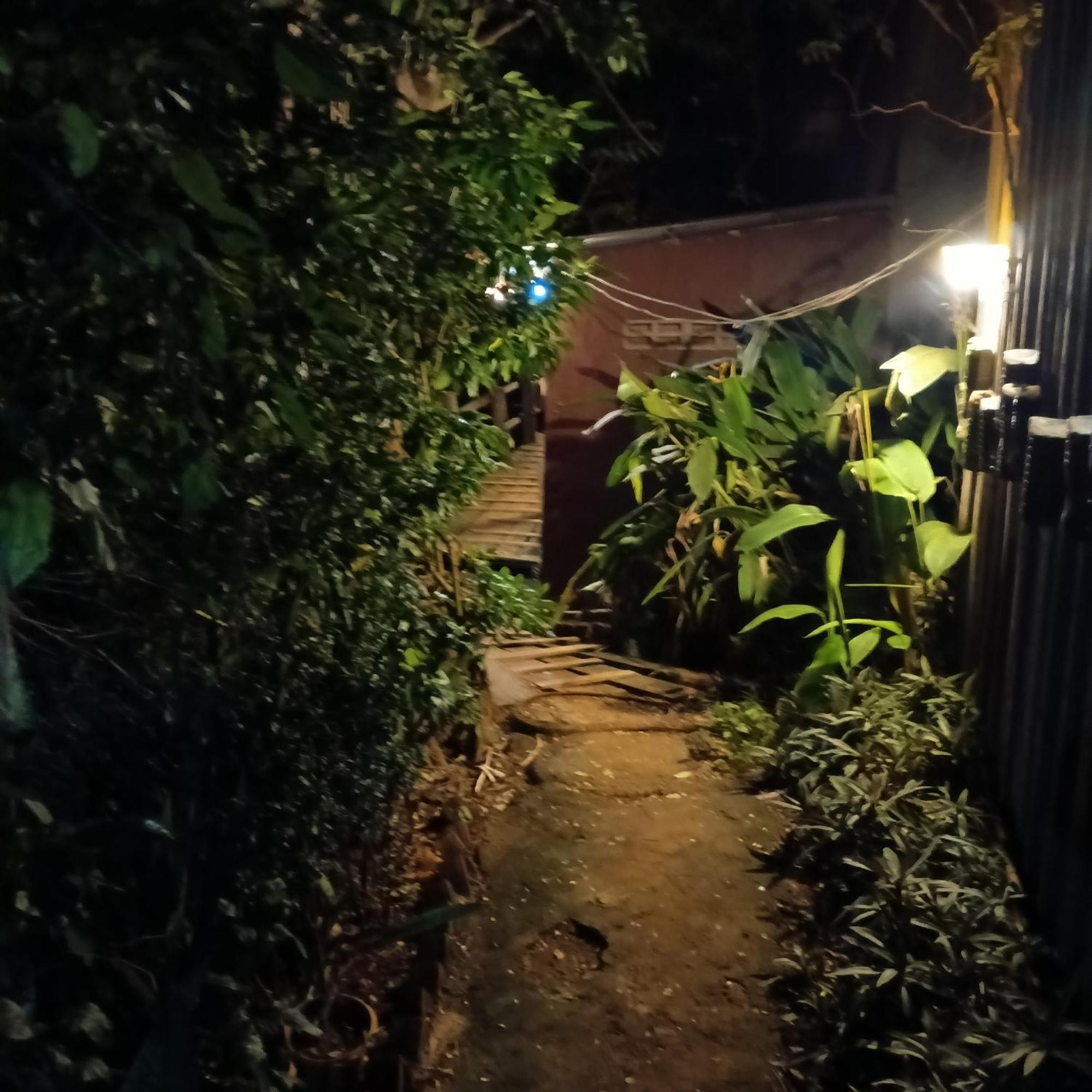 Апартаменты Familyhouse & Trekking Banlung Номер фото