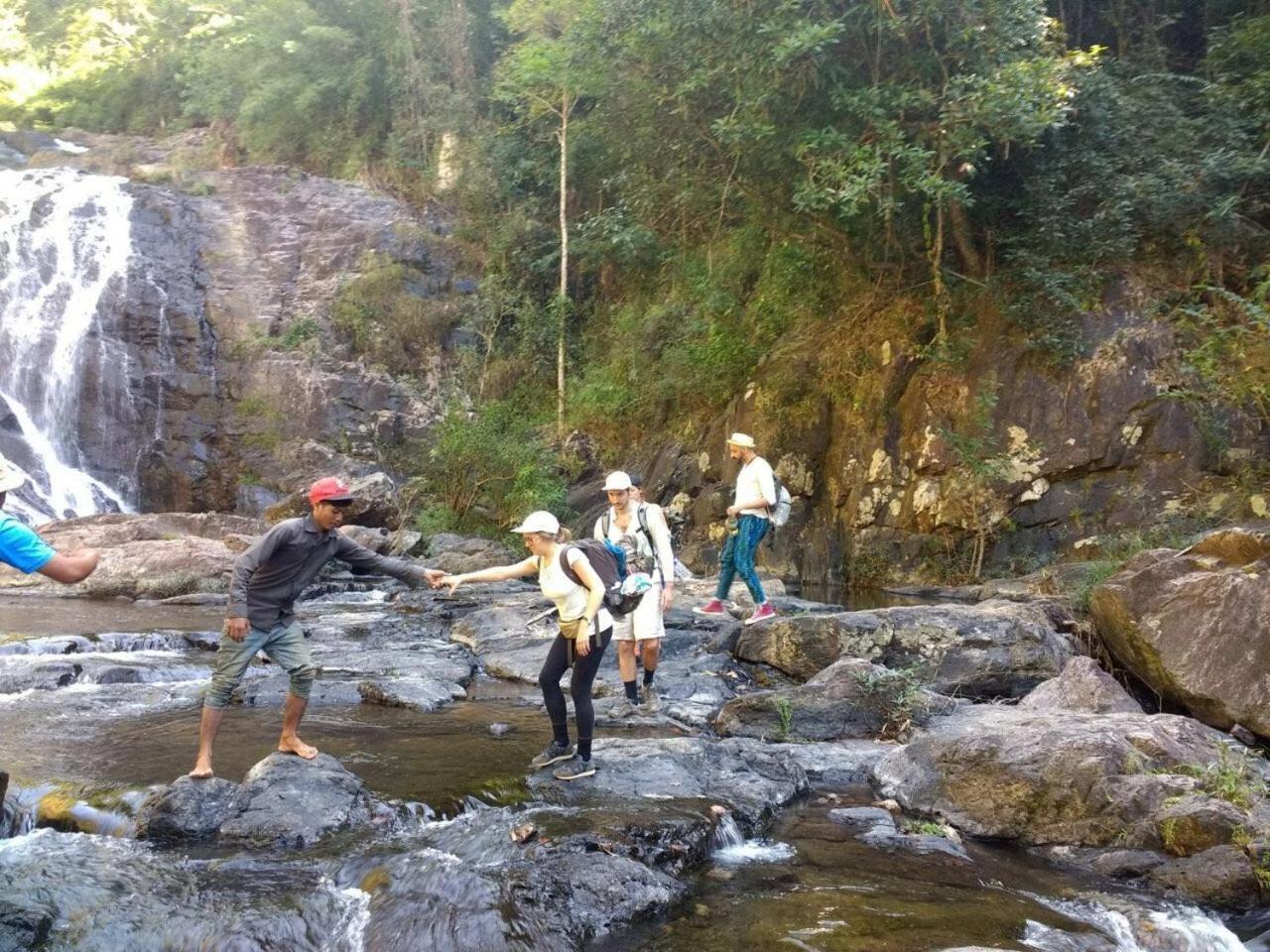 Апартаменты Familyhouse & Trekking Banlung Экстерьер фото